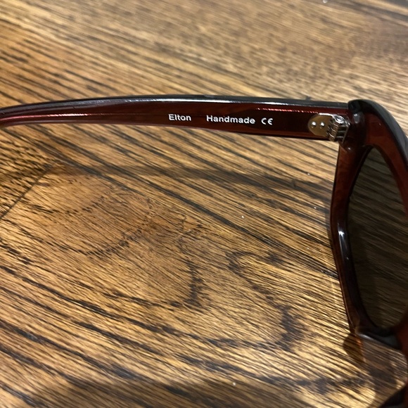 Sunbuddies Elton in Raspberry - Picture 2 of 3